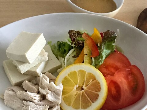 鶏肉と豆腐の棒々鶏サラダ